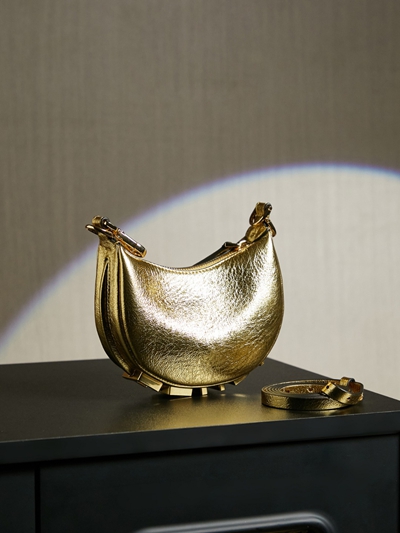 フェンディバッグ側面デザイン